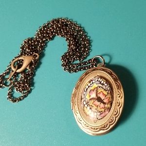 Locket necklace